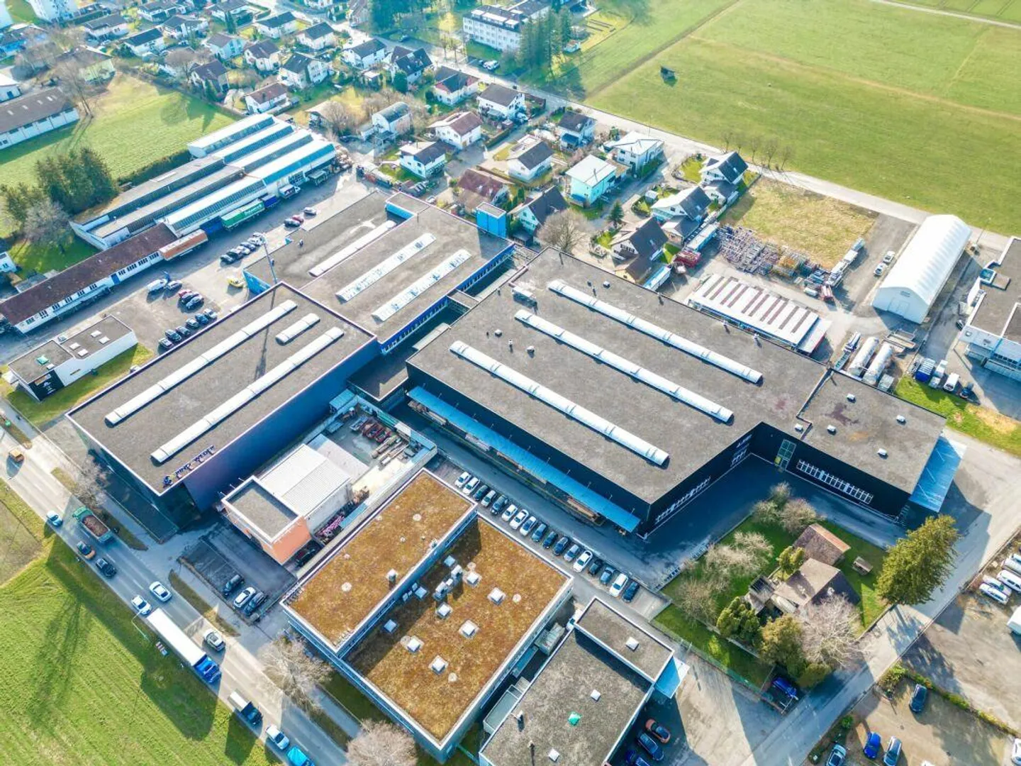 Espace commercial avec accès de plain-pied - idéal pour les artisans - Photo 2 sur 4