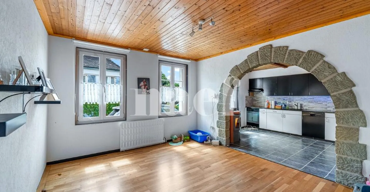 Semi-detached village house with 4.5 rooms, veranda and garden for sale in Granges-Marnand - Photo 2 of 6