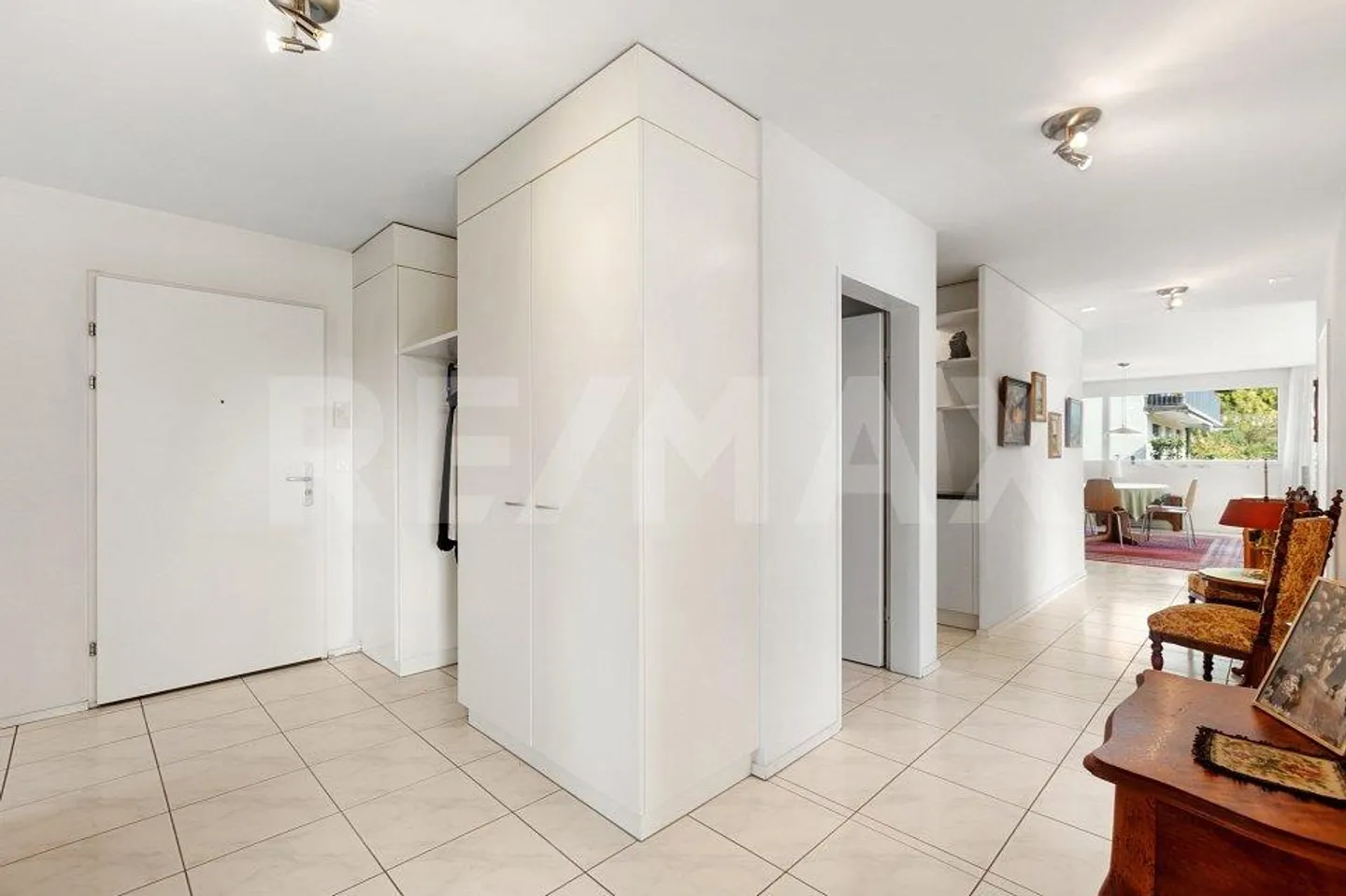 Bright 4.5-room apartment in a quiet and central location - Photo 2 of 13