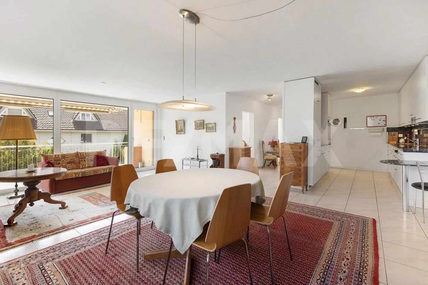 Bright 4.5-room apartment in a quiet and central location - Photo 3 of 13