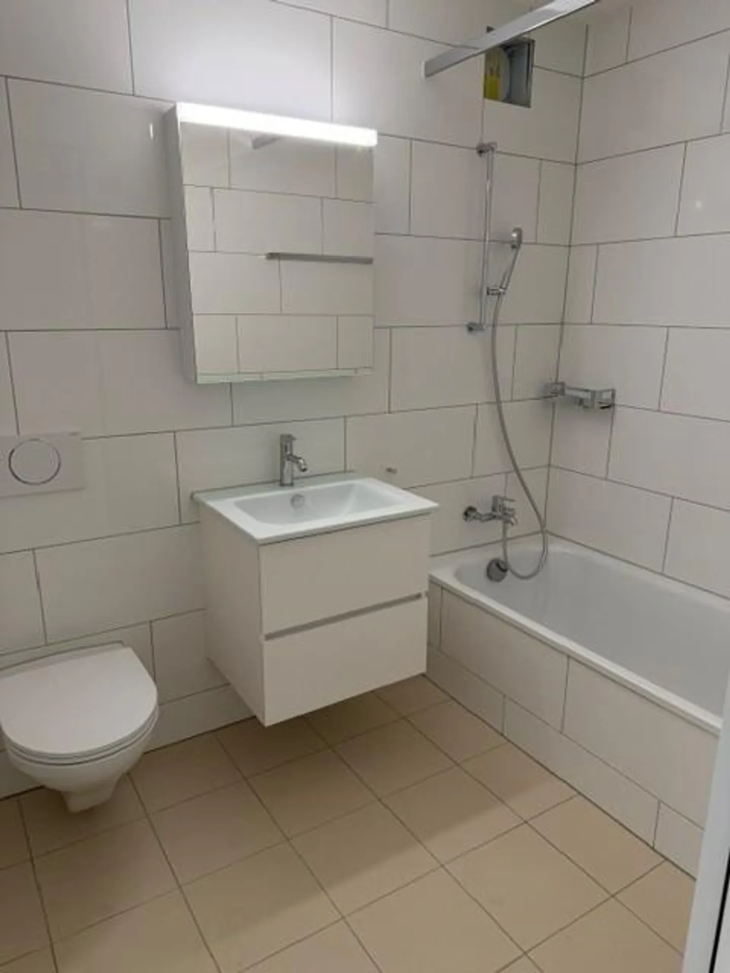 Exclusive 2.5-room apartment on the ground floor - modern & comfortable - Photo 6 of 12