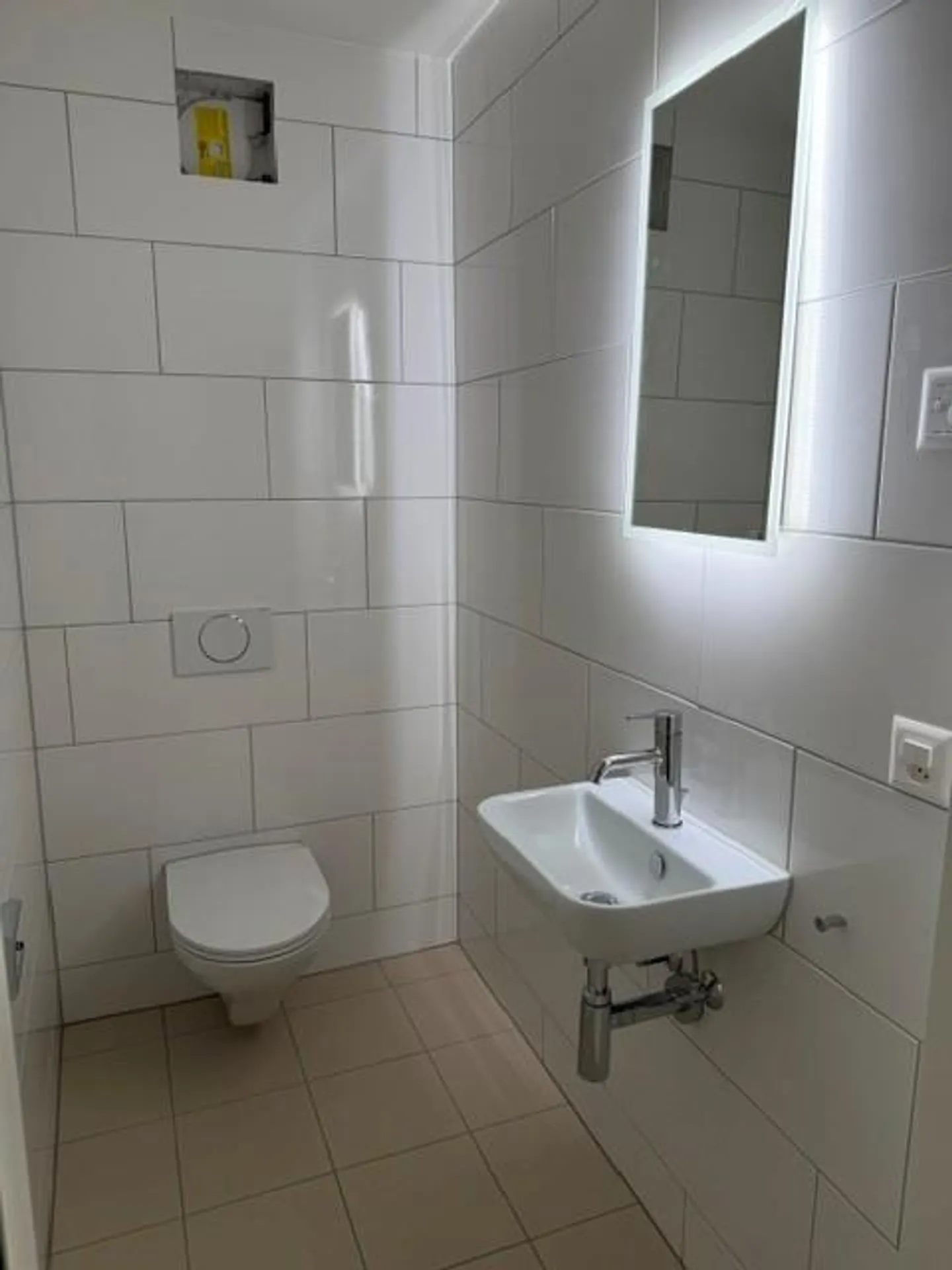 Exclusive 2.5-room apartment on the ground floor - modern & comfortable - Photo 7 of 12