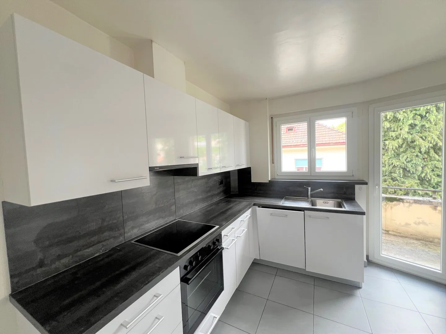 Midi 6 - 3 p - 3rd - renovated - Photo 1 of 8