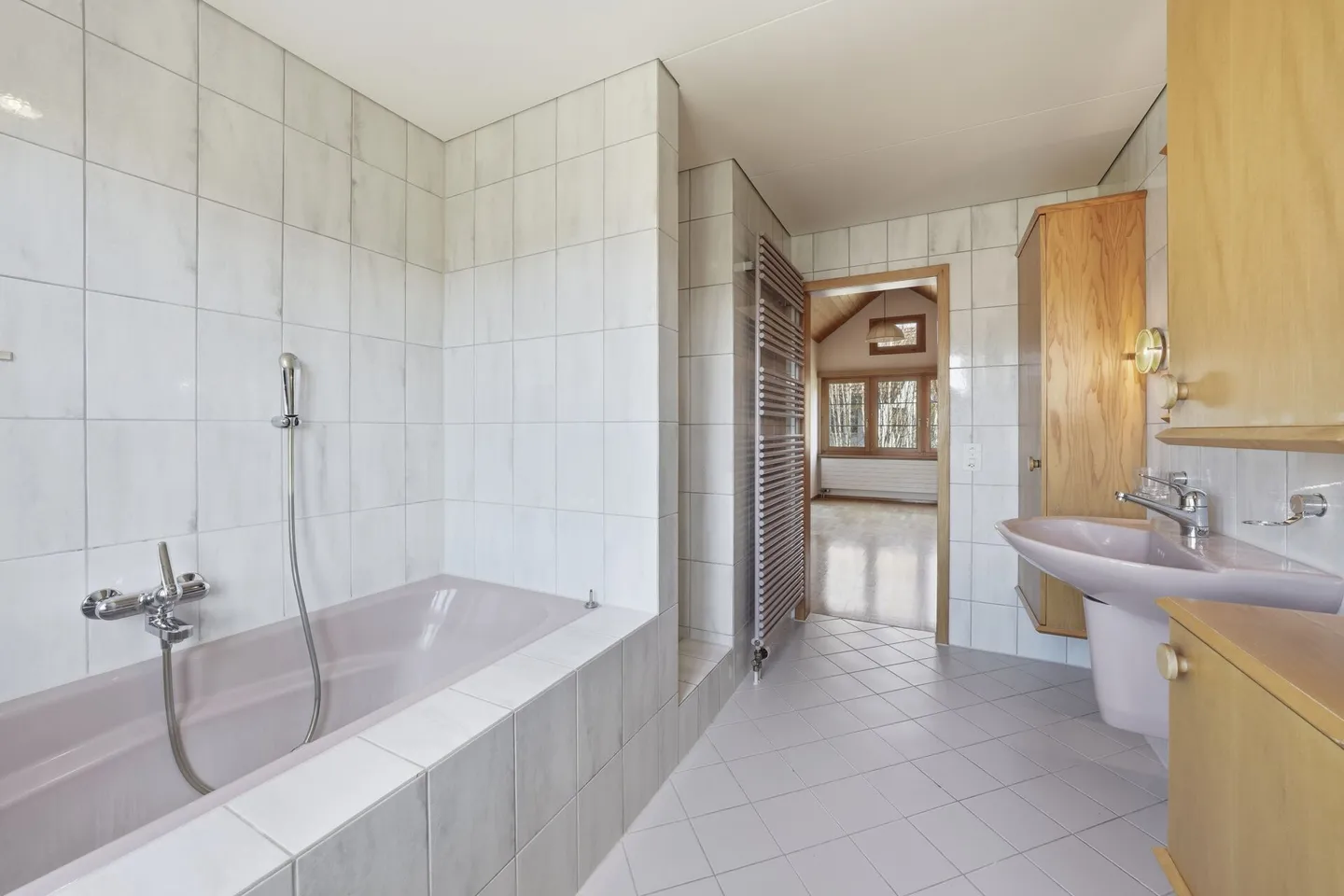 Detached Family Paradise with Apartment, Far View and Versatile Space Offer - Photo 19 of 36