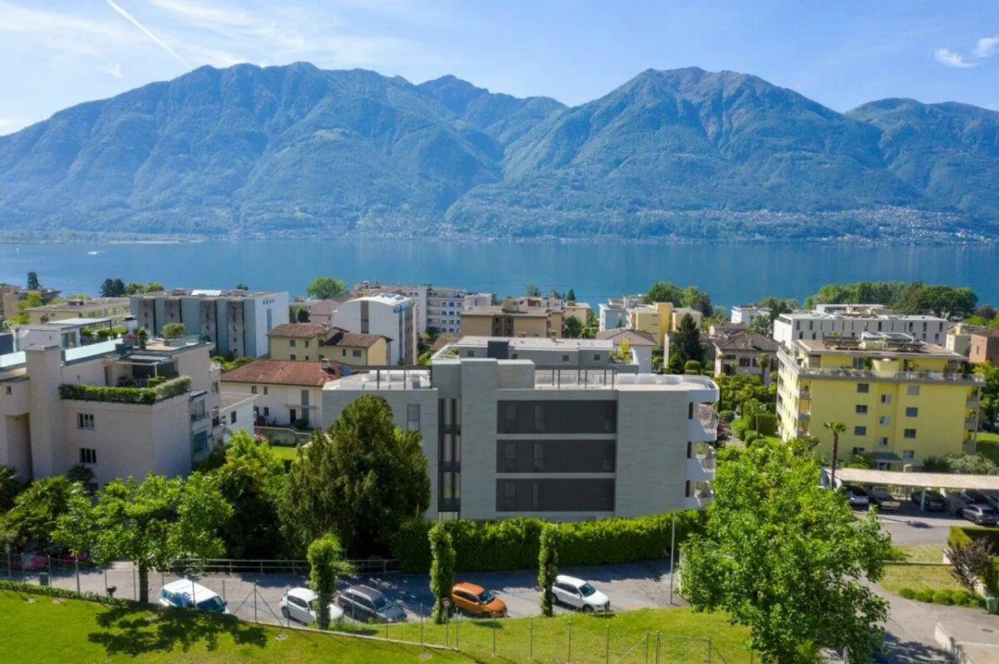 New luxury penthouse with three terraces and lake view - Photo 6 of 13