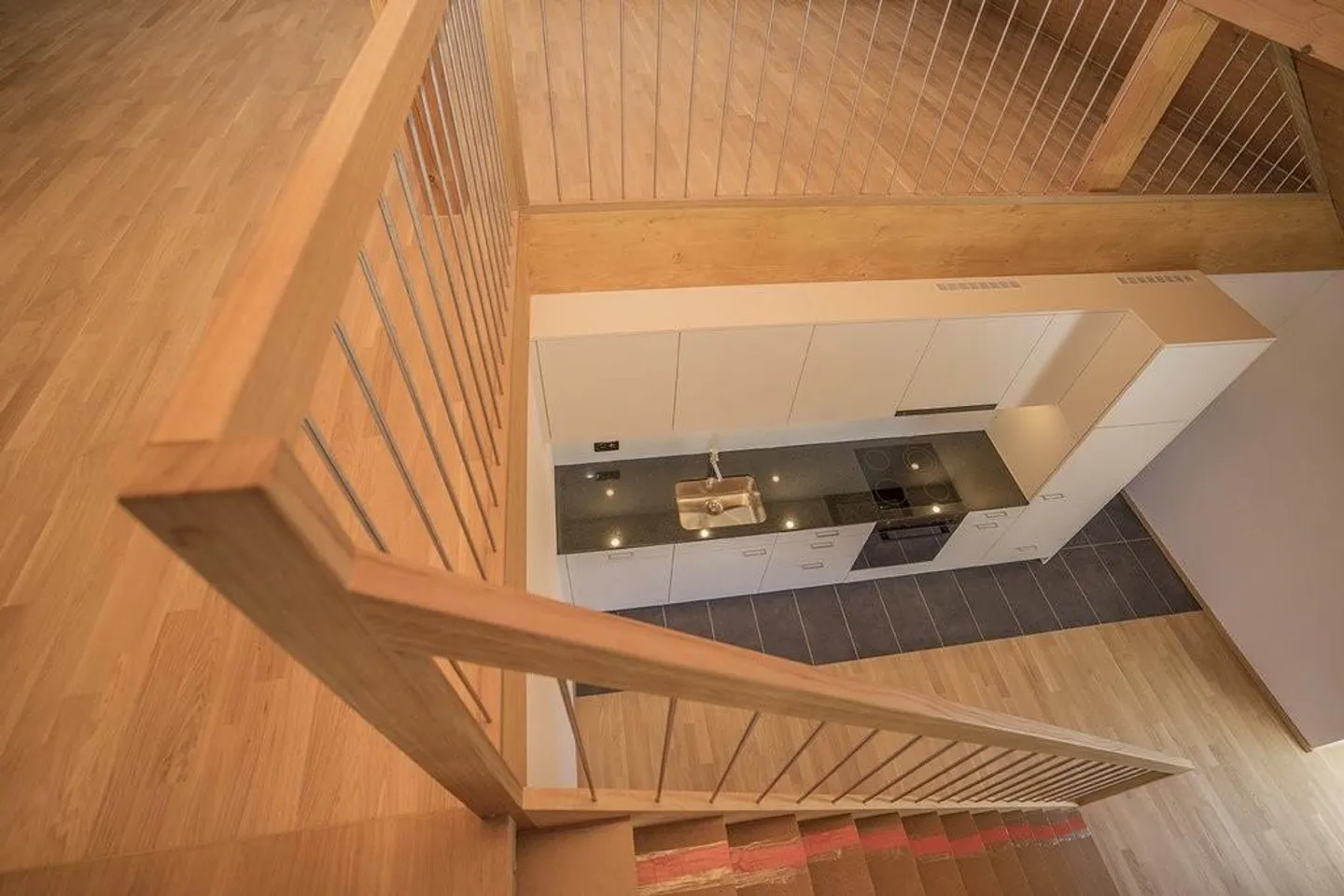 Spacious 2.5 Room Loft Apartment with Gallery Floor - Photo 9 of 12