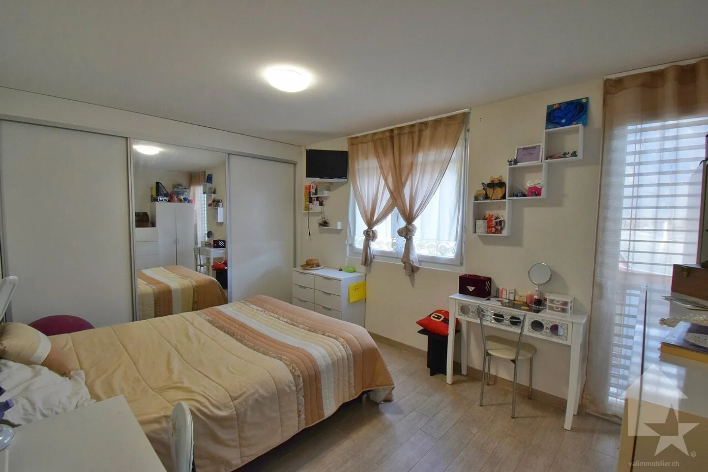 Pretty 4.5 rooms, spacious and including 1 parking space - Photo 8 of 12