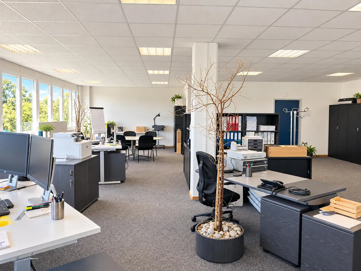 Flexible working, storing and growing - Your new commercial location - Photo 3 of 8