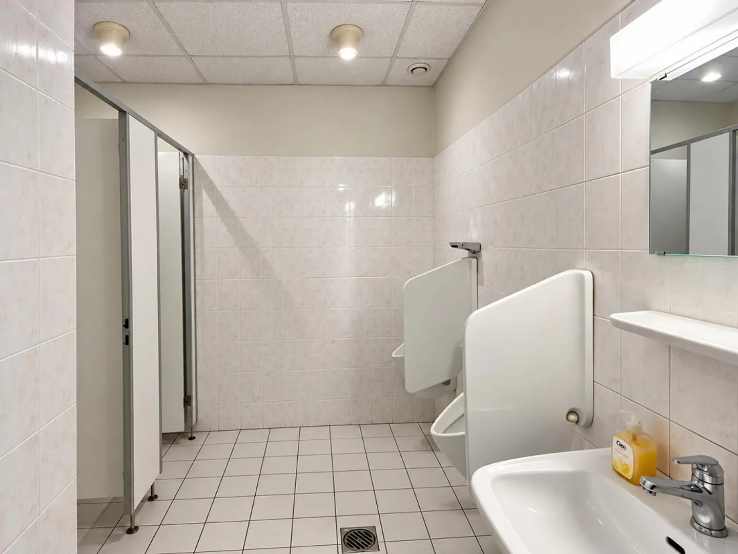 Flexible working, storing and growing - Your new commercial location - Photo 5 of 8