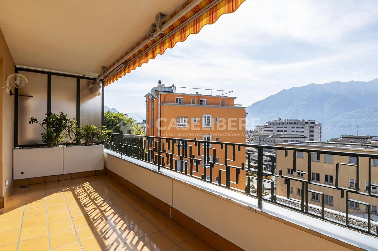 Ampio appartamento vista lago - Foto 6 di 19