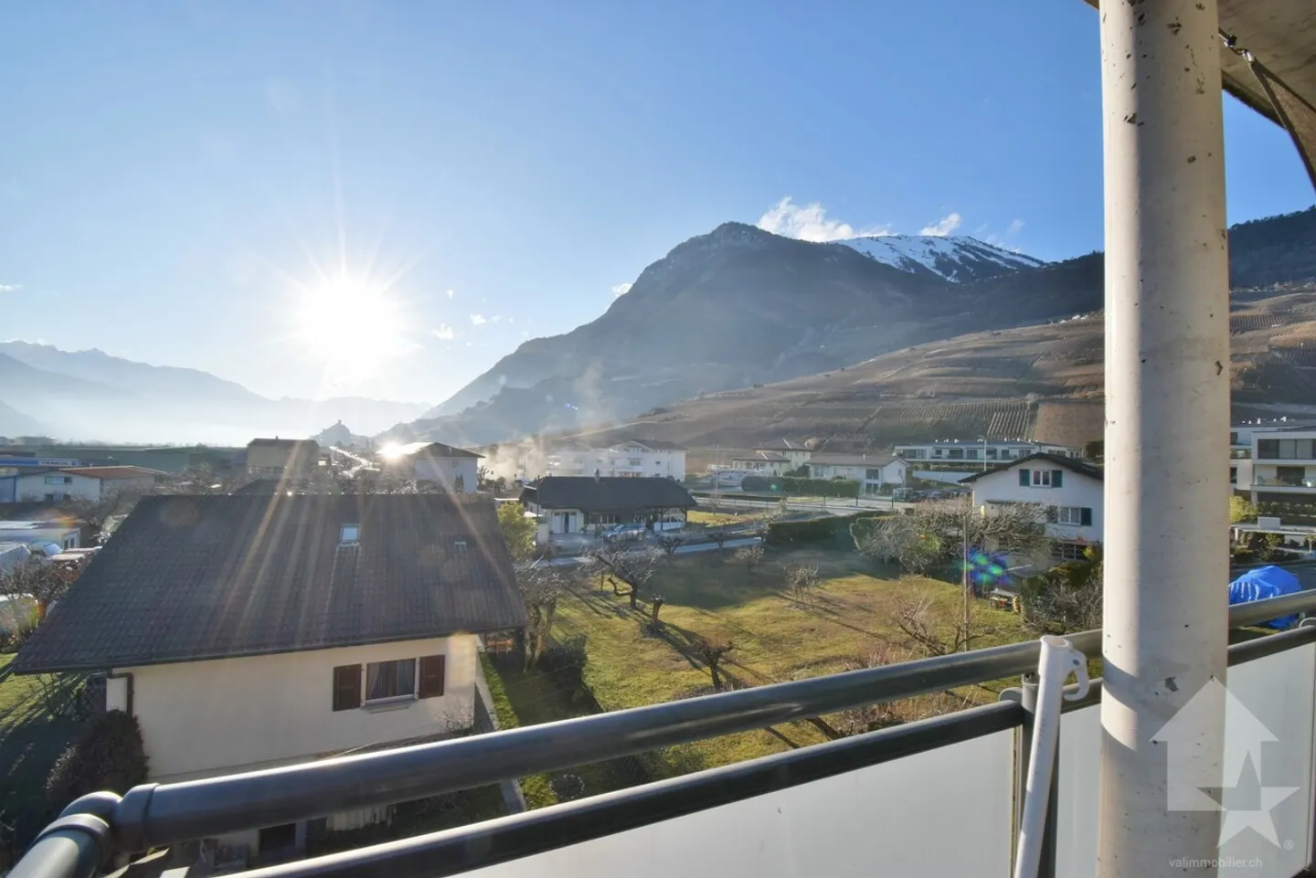 Pretty 4.5 rooms, spacious and including 1 parking space - Photo 5 of 12