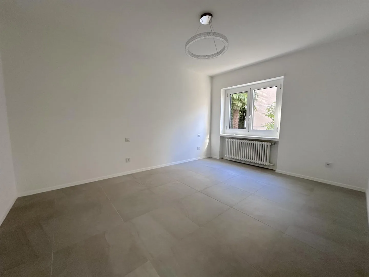 Complètement rénové avec grand jardin - Photo 5 sur 8