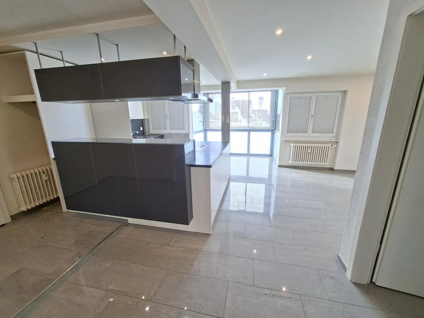 Charmante appartement 2.5 pièces avec balcon - Photo 1 sur 6