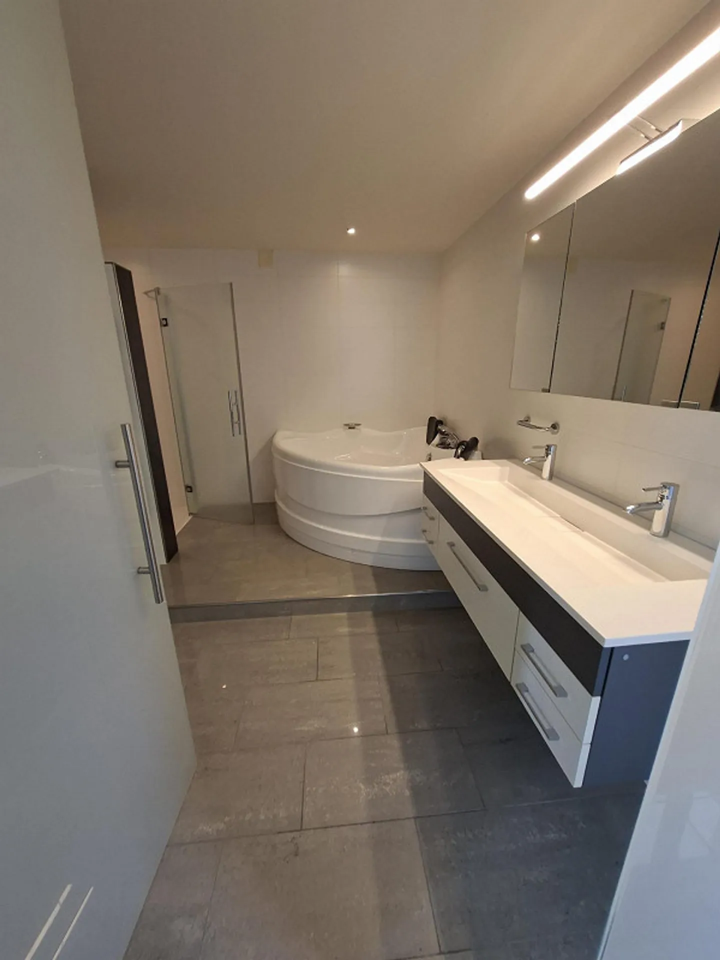 Charmante appartement 2.5 pièces avec balcon - Photo 5 sur 6