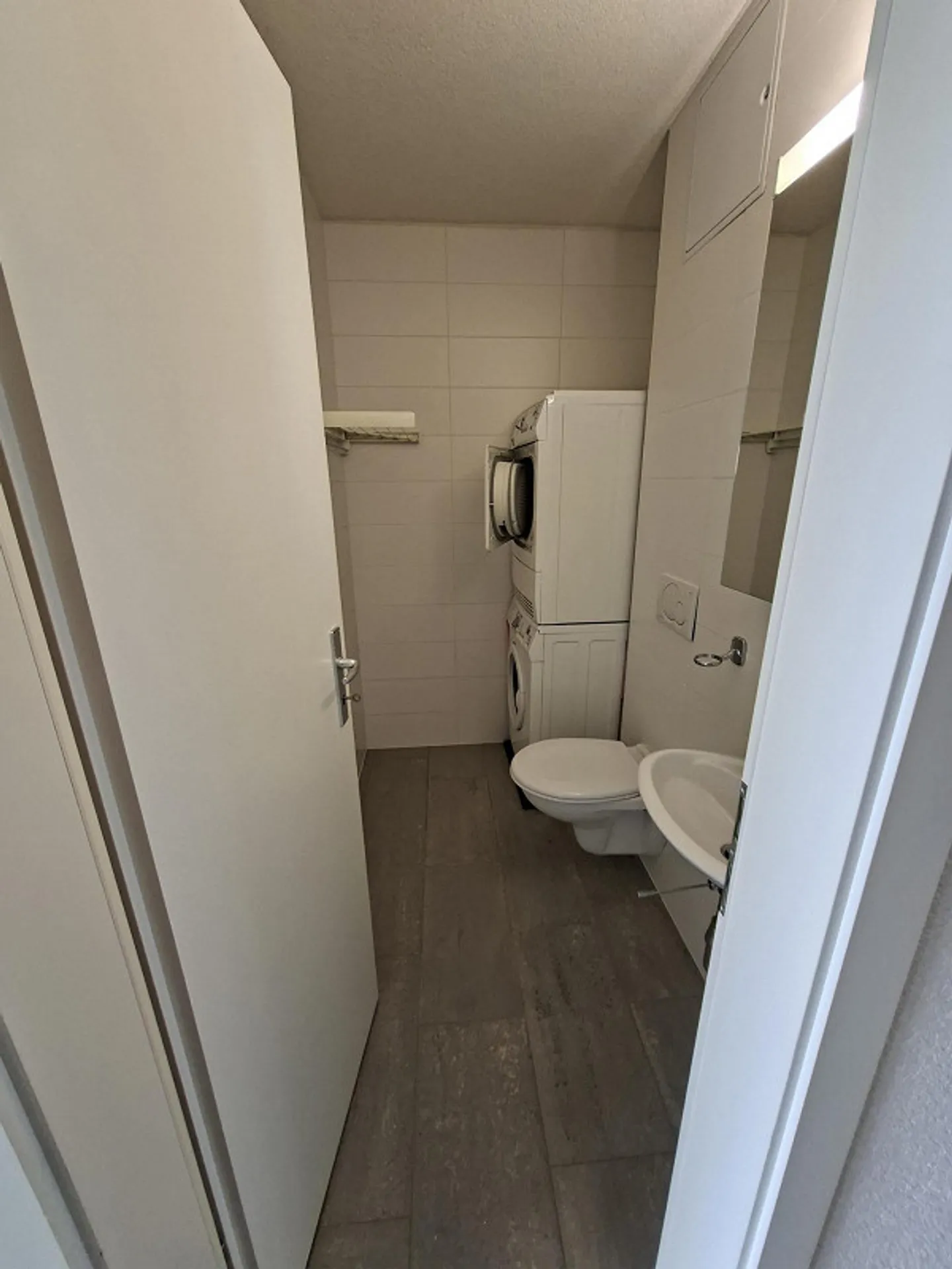 Charmante appartement 2.5 pièces avec balcon - Photo 4 sur 6