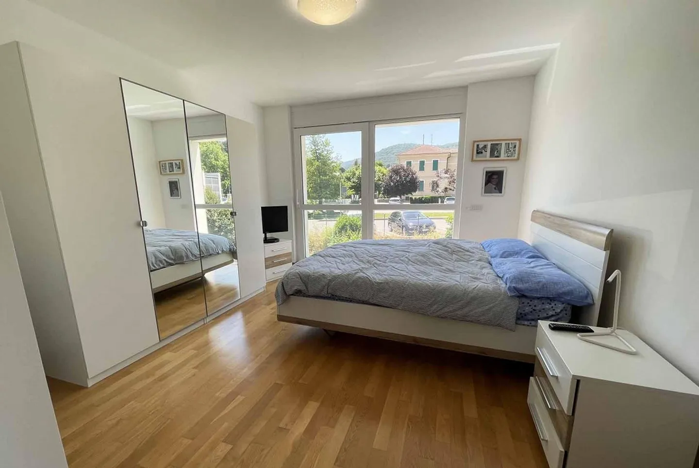 BRIGHT AND ELEGANT 2.5 ROOMS WITH TERRACE IN MAGLIASO - Photo 4 of 7