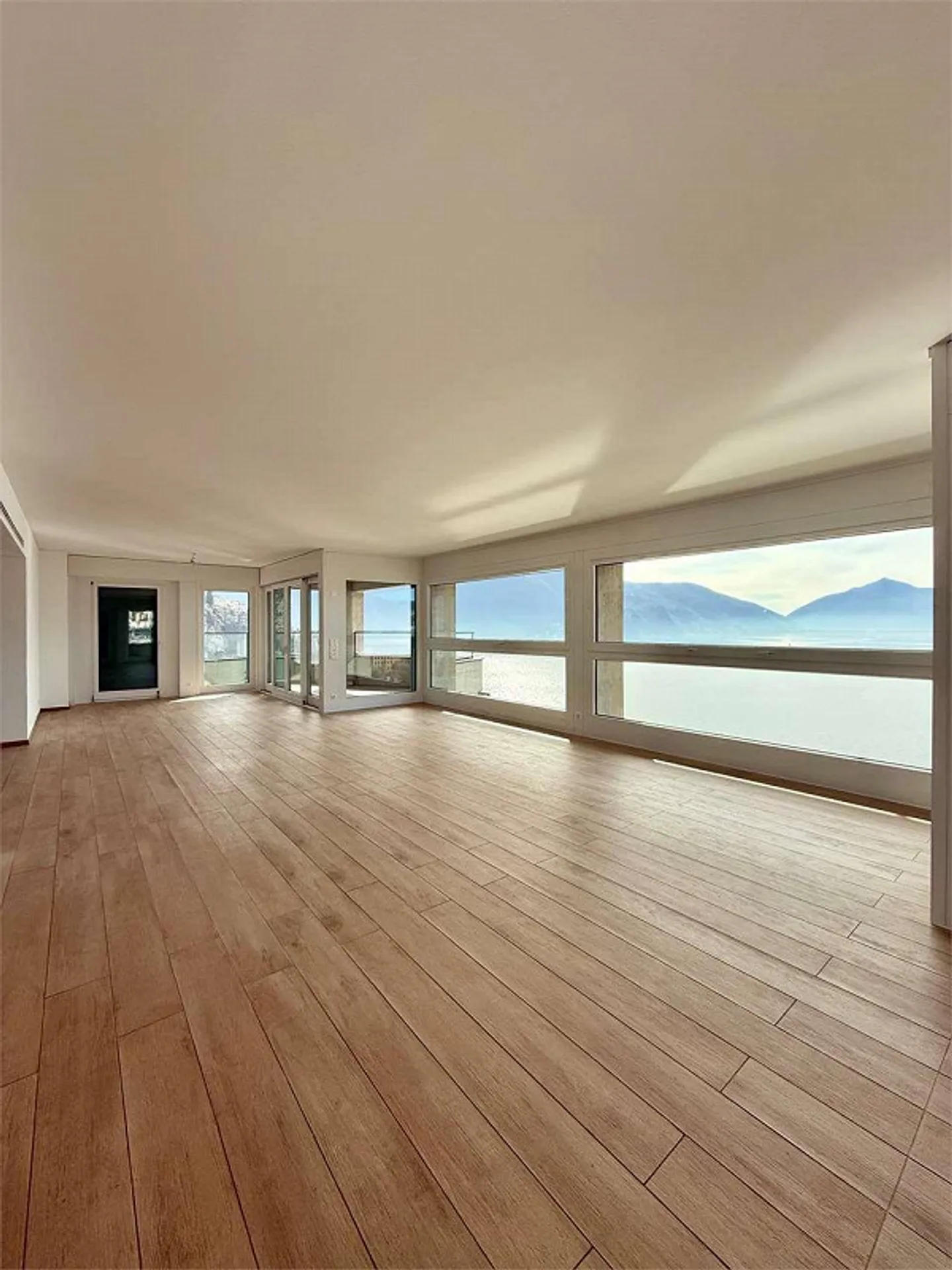 Appartamento con vista panoramica a Cassarate - Foto 1 di 13