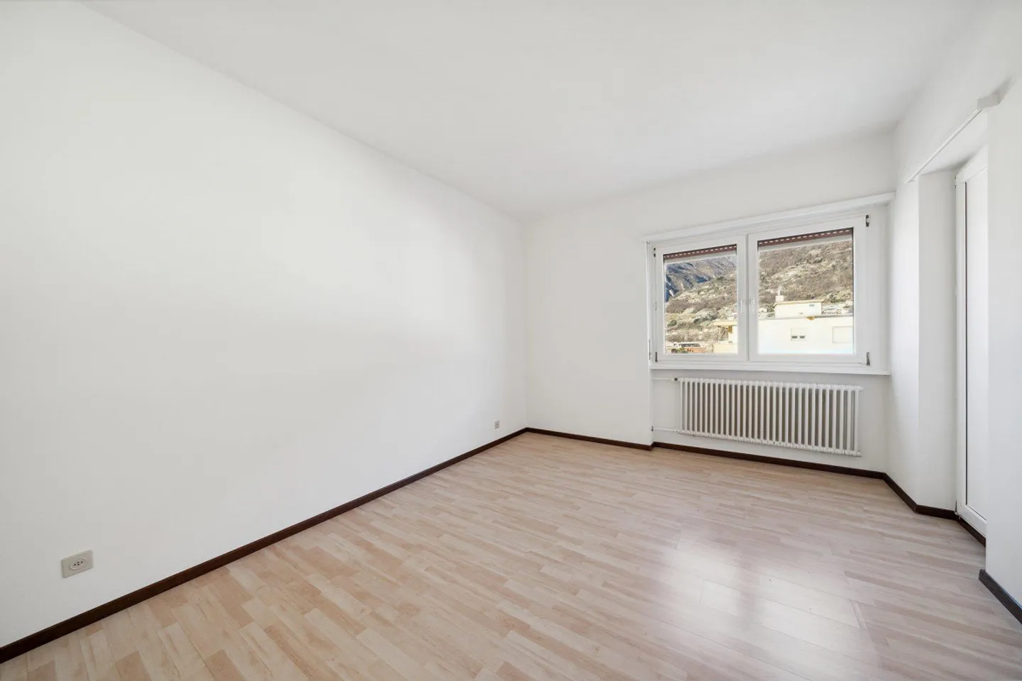 Central and economical - Photo 7 of 12