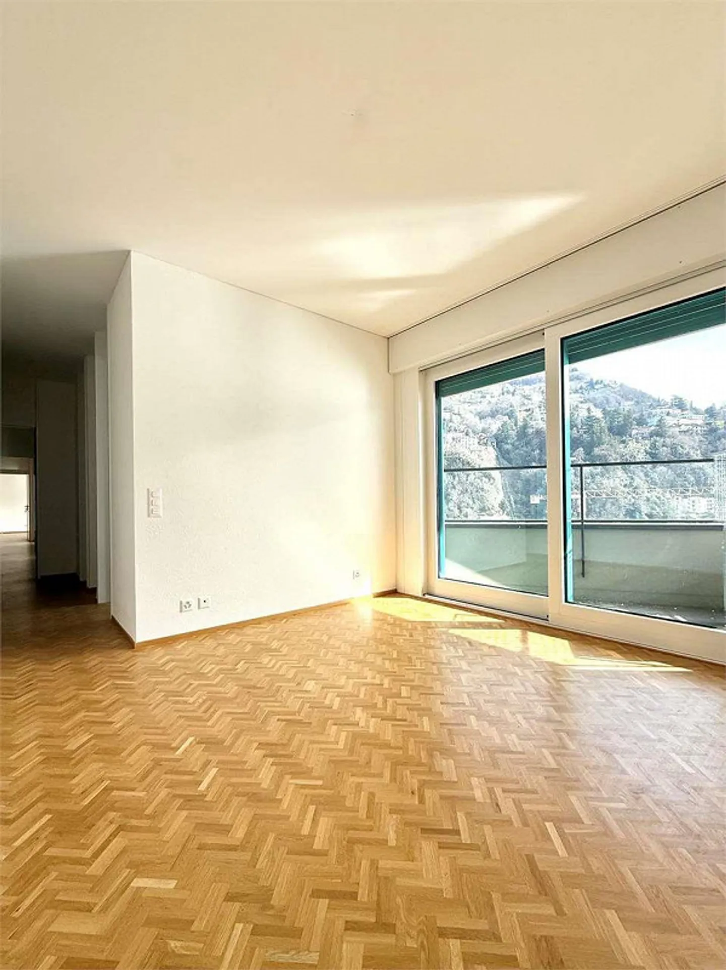 Appartamento con vista panoramica a Cassarate - Foto 7 di 13