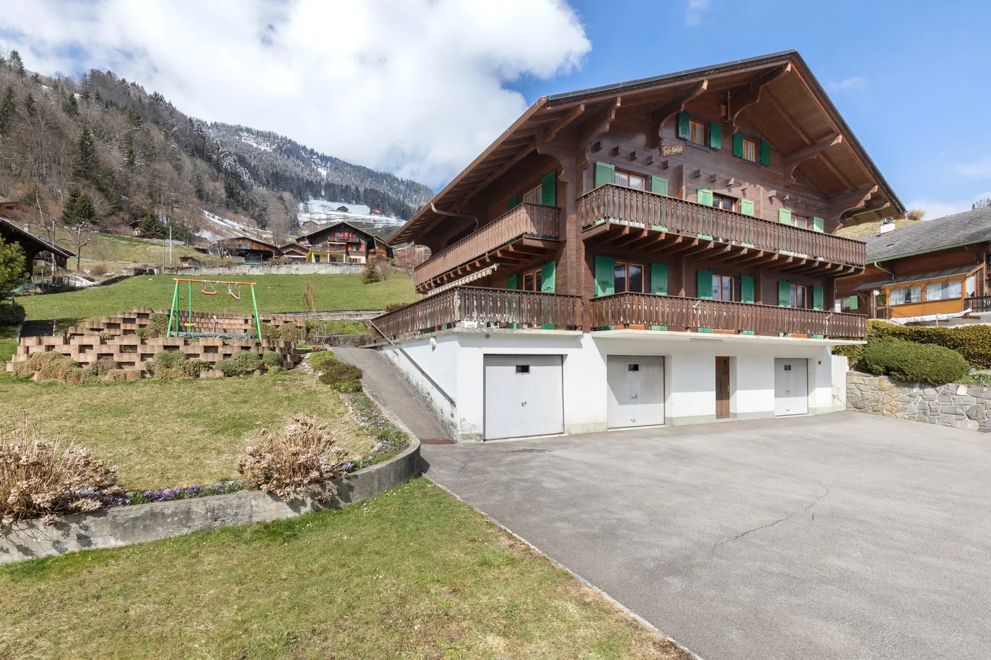 Chalet avec projet de rénovation - Photo 1 sur 13