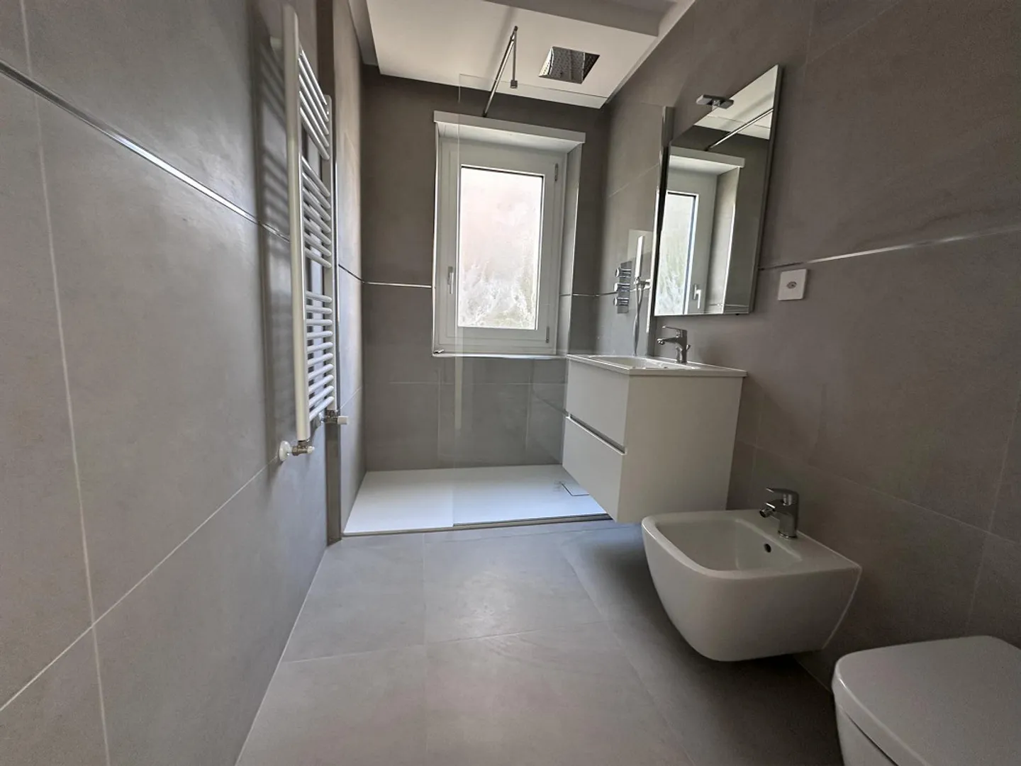 Complètement rénové avec grand jardin - Photo 7 sur 8