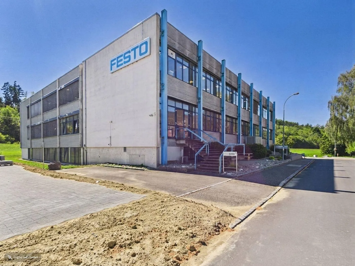 Produktionsstätte mit Reinraum - Foto 1 von 14