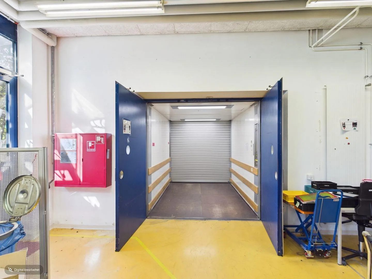 Produktionsstätte mit Reinraum - Foto 8 von 14