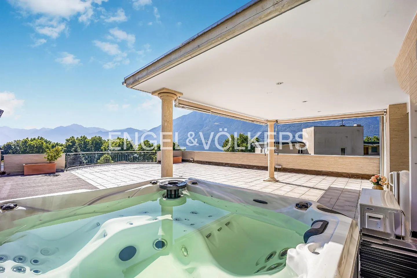 Appartement penthouse exclusif avec terrasse et vue sur le lac à Minusio (113) - Photo 1 sur 14