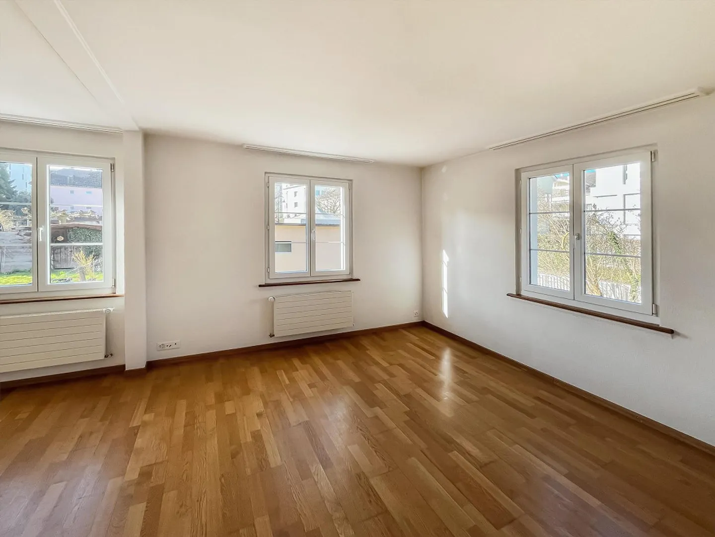 Maison jumelée avec grand jardin - Photo 6 sur 10