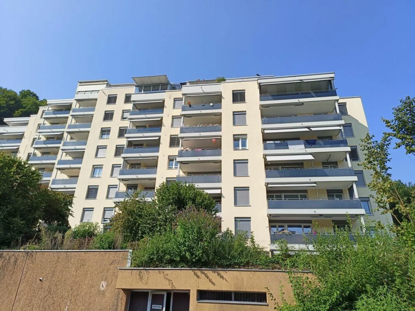 Appartement lumineux de 3,5 pièces près de la ville - Photo 1 sur 9