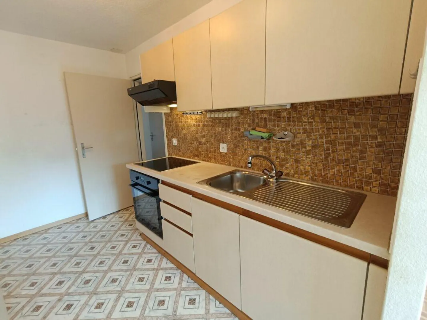 Appartement lumineux de 3,5 pièces près de la ville - Photo 4 sur 9