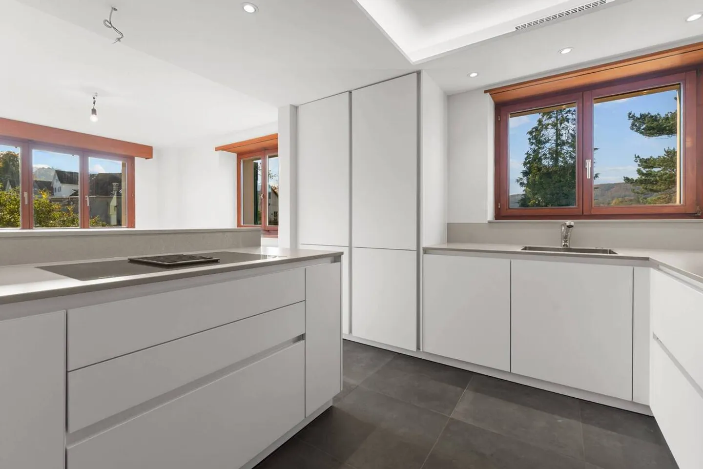Maisonette apartment with fireplace, garden seating area and 2 outdoor parking spaces! - Photo 4 of 17