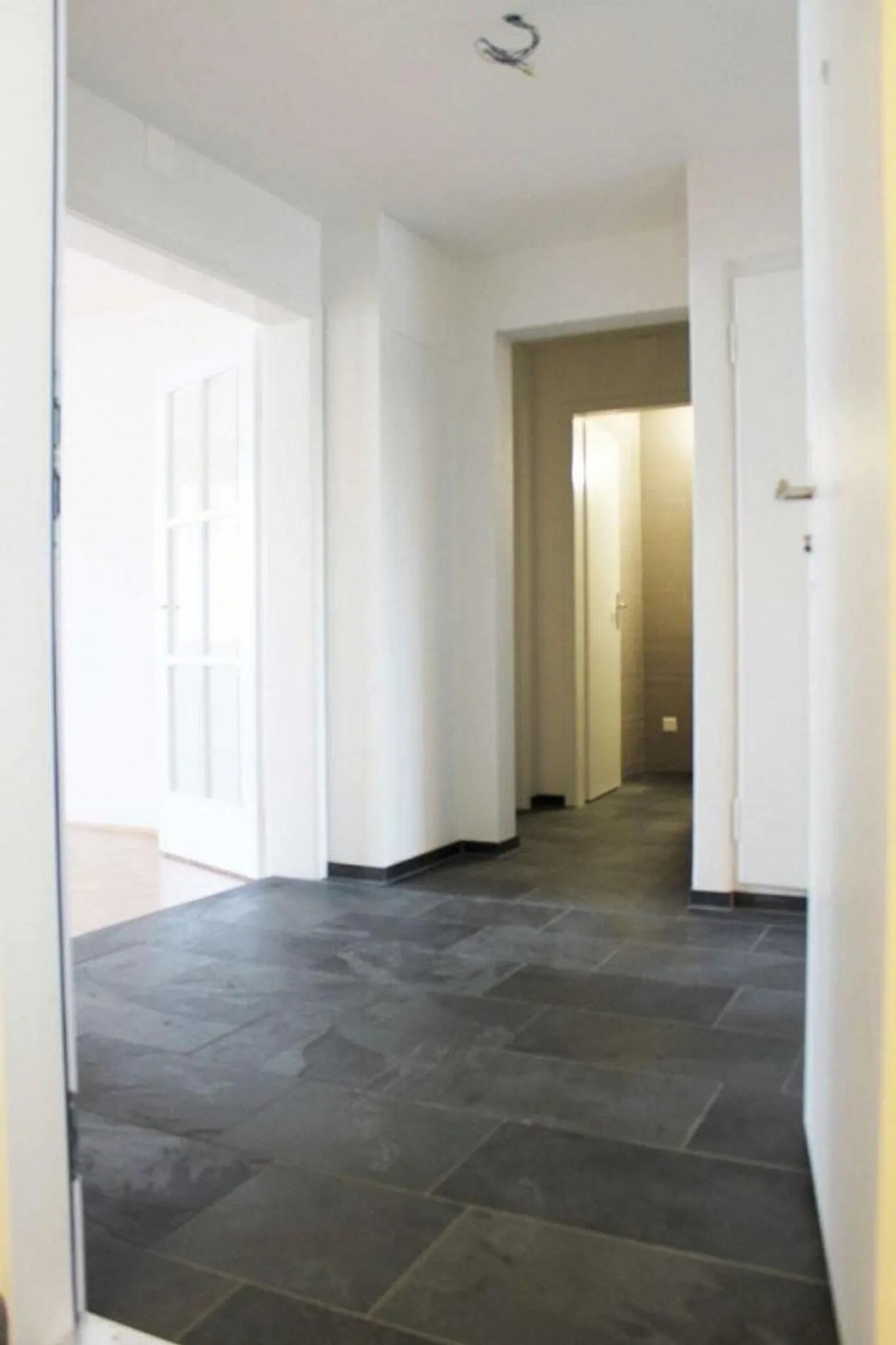 Attractive 3.5 room apartment in a central location - Photo 3 of 7