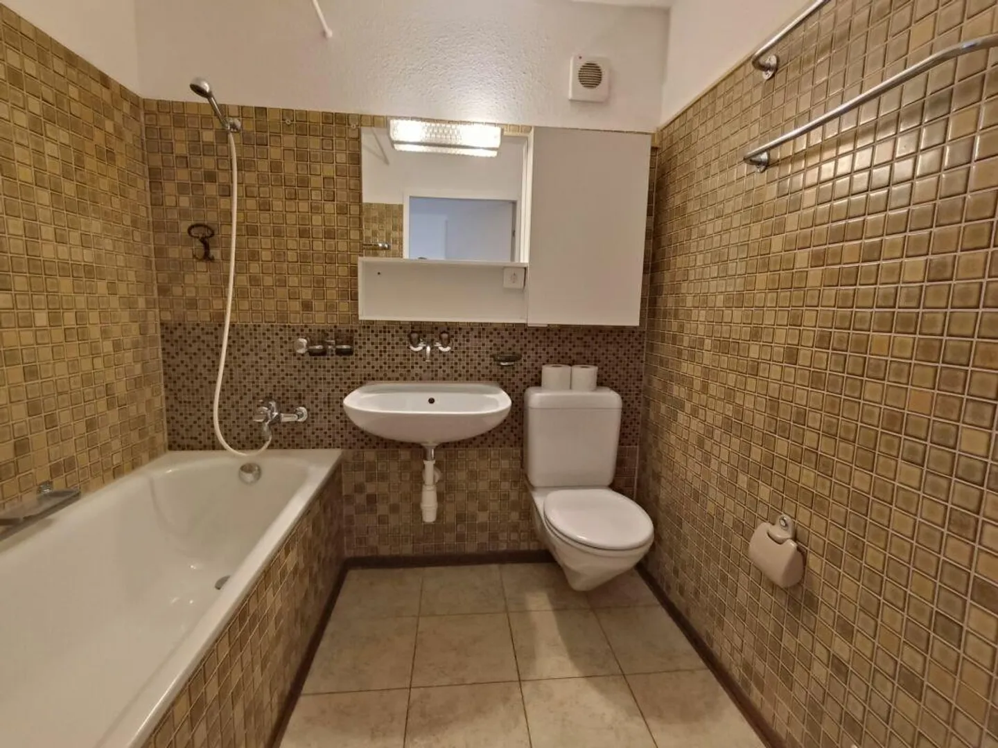 Appartement lumineux de 3,5 pièces près de la ville - Photo 7 sur 9