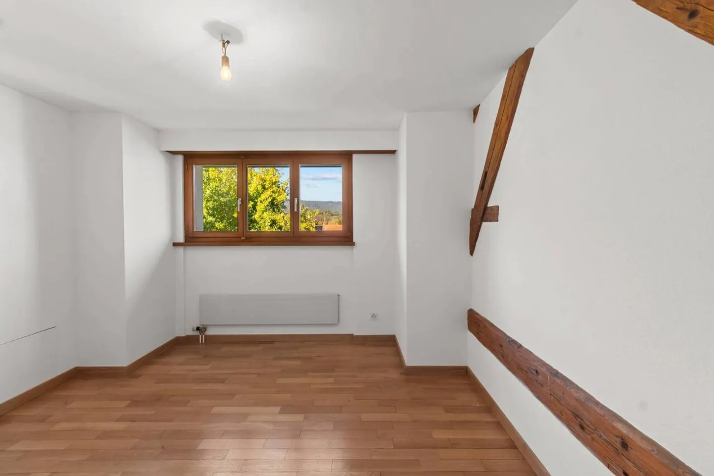 Maisonette apartment with fireplace, garden seating area and 2 outdoor parking spaces! - Photo 12 of 17