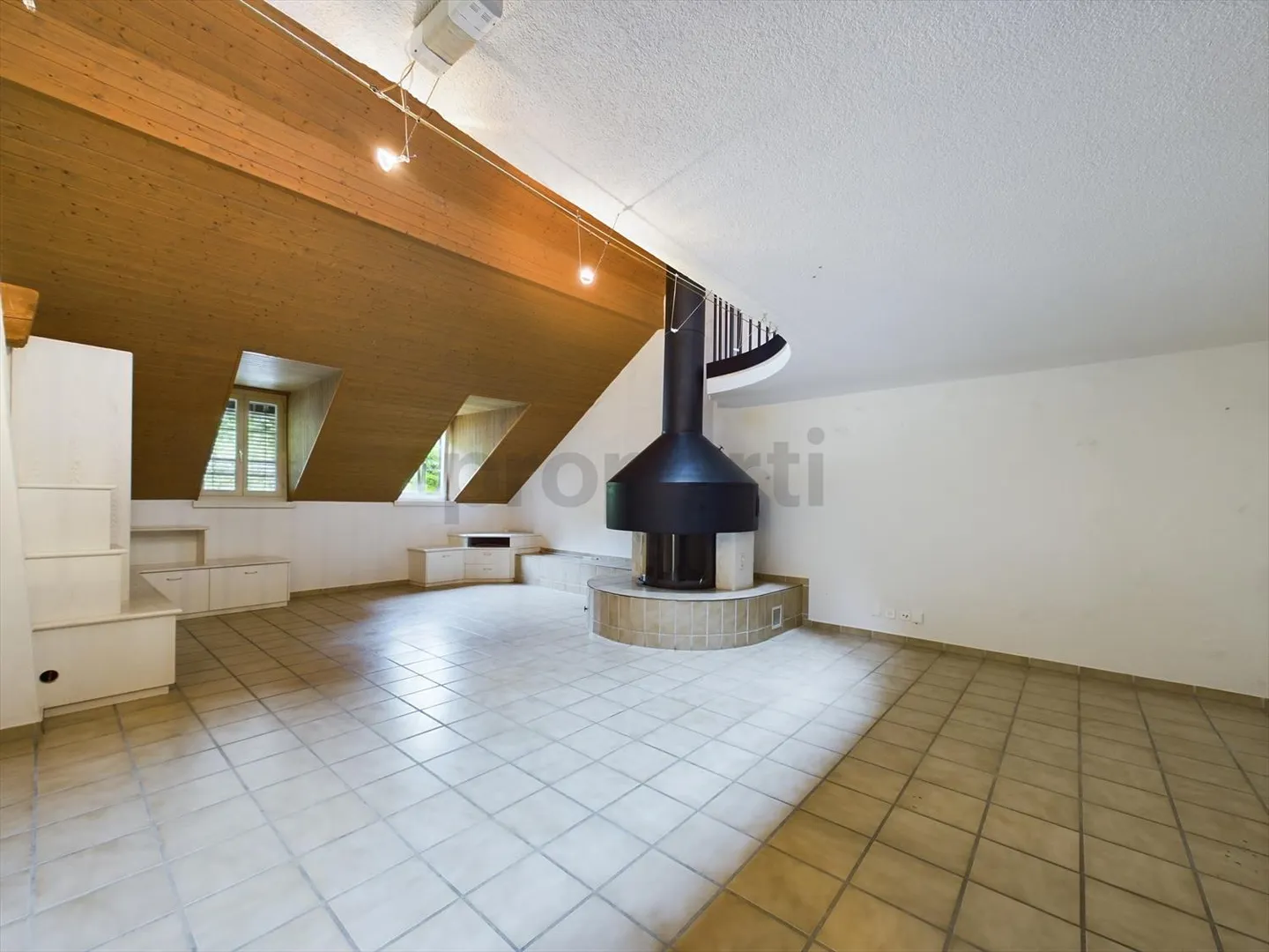Esclusivo appartamento duplex 3.5 con fascino e stile a Thun - Foto 2 di 13