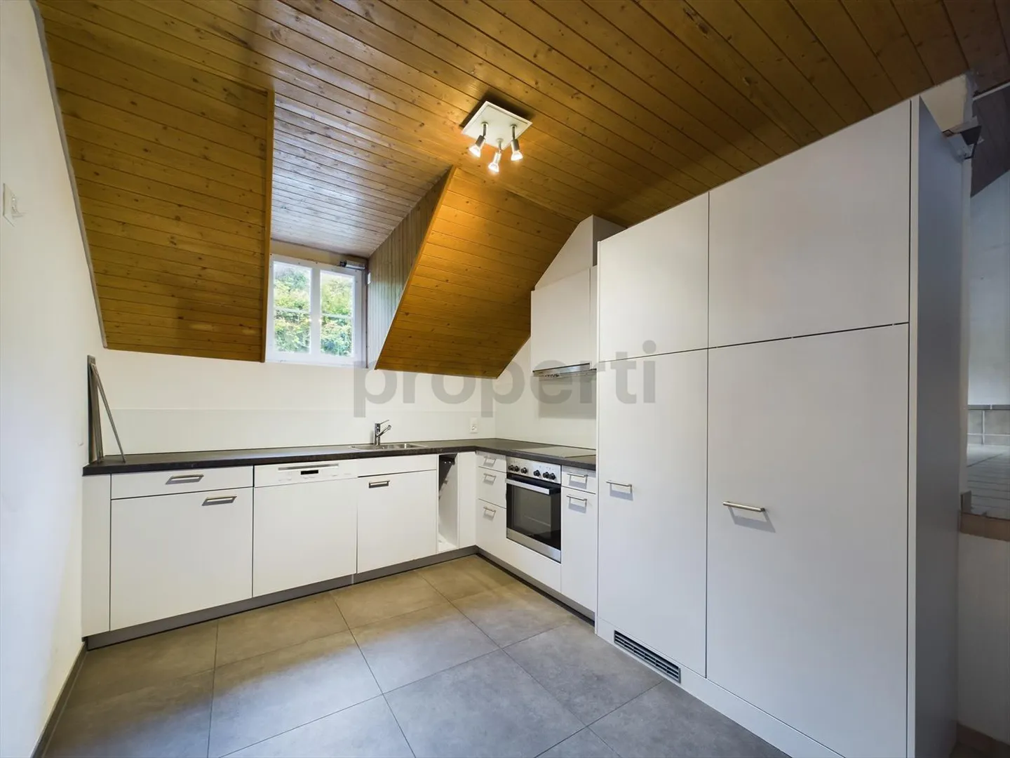 Esclusivo appartamento duplex 3.5 con fascino e stile a Thun - Foto 4 di 13