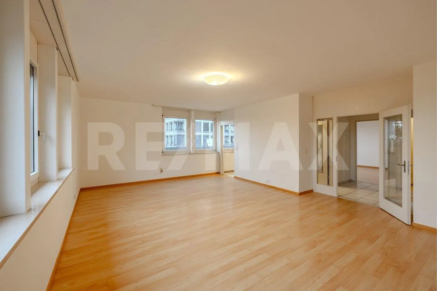 Appartamento 2.5 stanze nel cuore di Pratteln - Foto 2 di 13