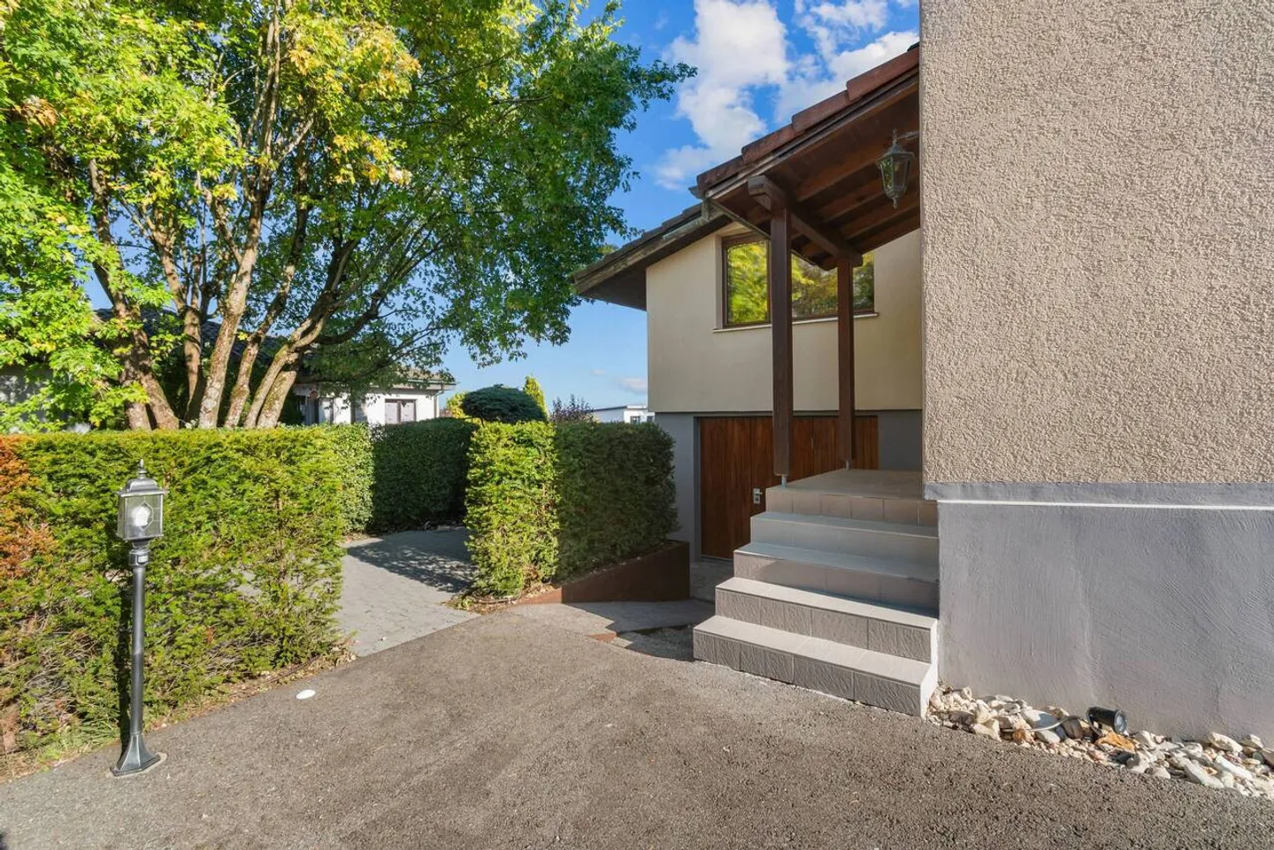 Maisonette apartment with fireplace, garden seating area and 2 outdoor parking spaces! - Photo 16 of 17