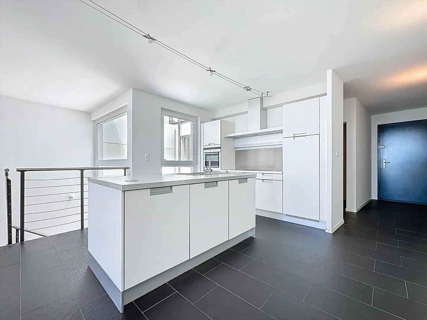 Angrenzendes Haus 5.5 Zimmer - Foto 4 von 13