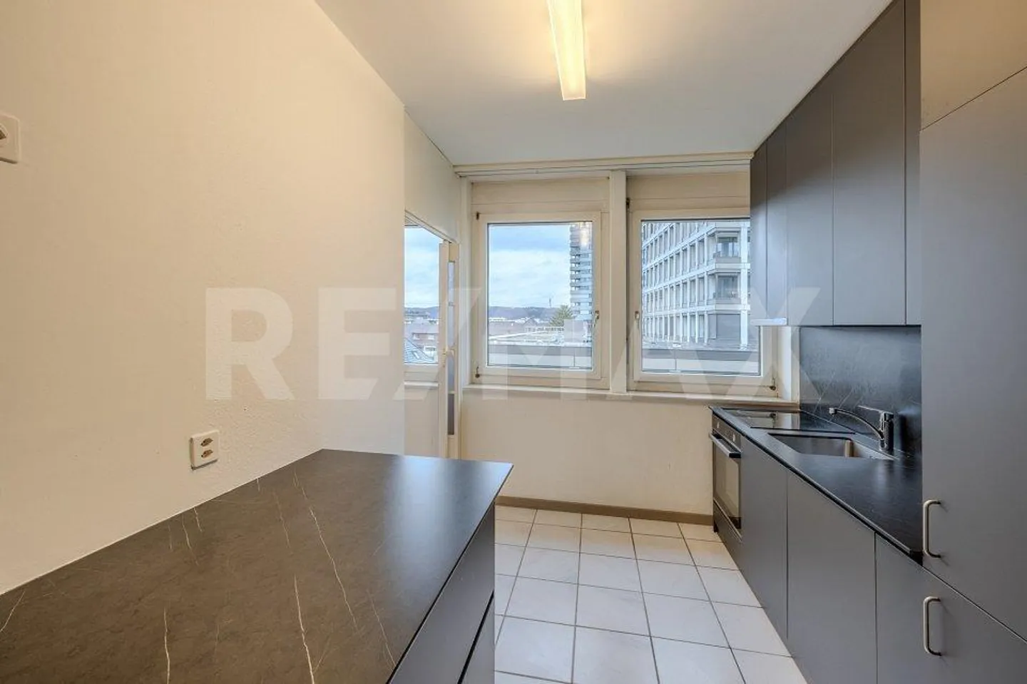 Appartamento 2.5 stanze nel cuore di Pratteln - Foto 8 di 13