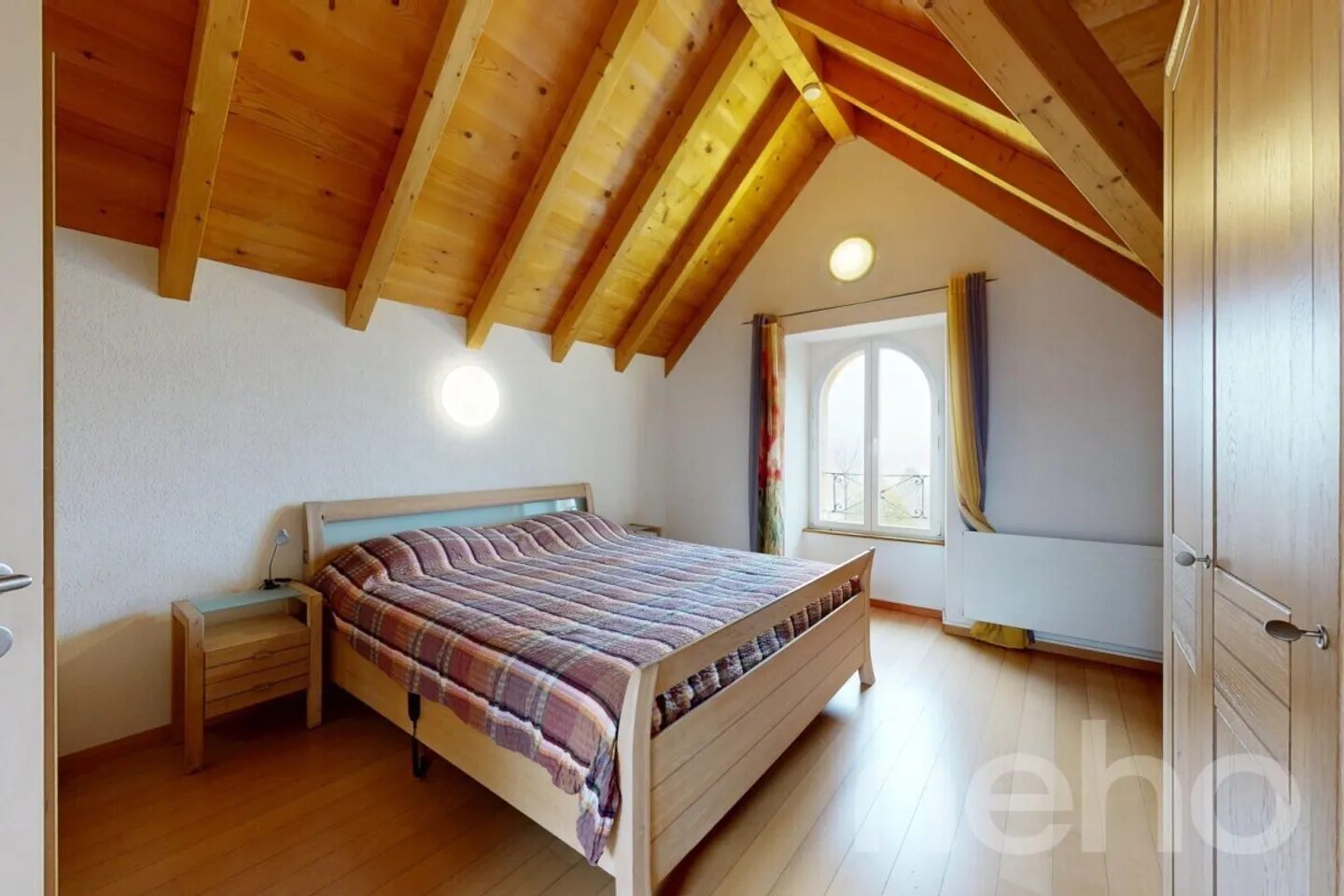 Esclusivo: Casa a schiera con due appartamenti - Foto 7 di 10