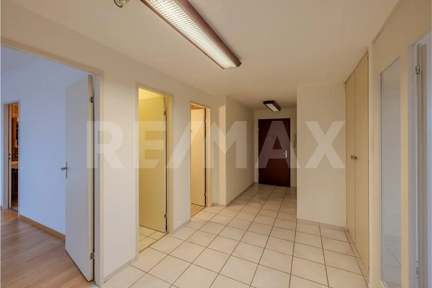 Appartamento 2.5 stanze nel cuore di Pratteln - Foto 11 di 13