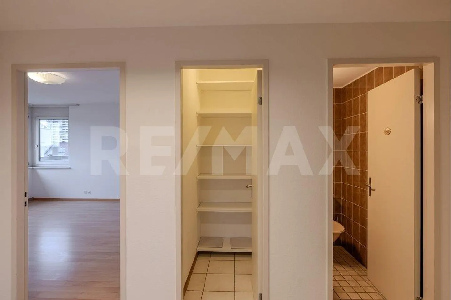 Appartamento 2.5 stanze nel cuore di Pratteln - Foto 12 di 13