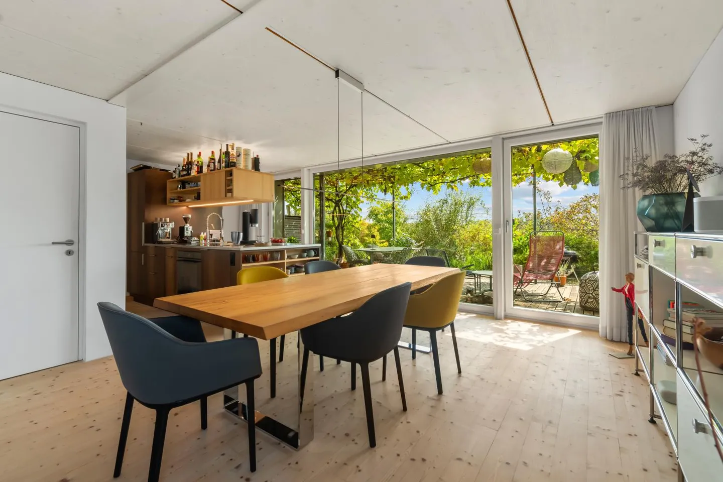 Single-family home feeling in idyllic location! - Photo 4 of 13