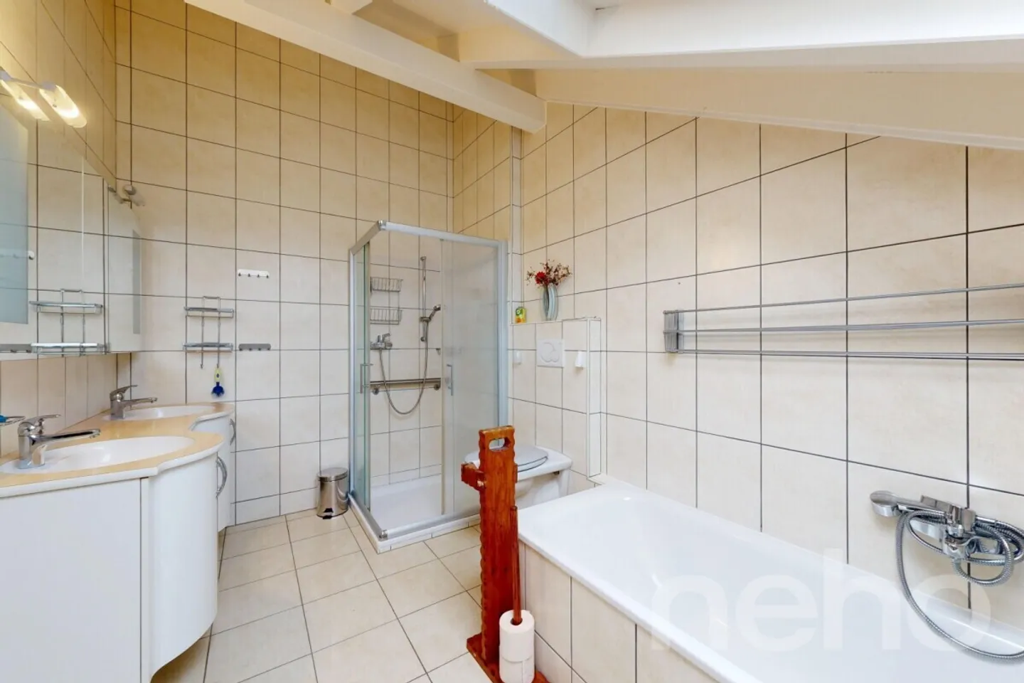 Esclusivo: Casa a schiera con due appartamenti - Foto 9 di 10