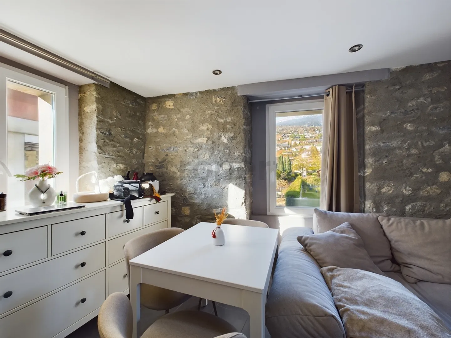 Charmantes Einfamilienhaus mit 3,5 Zimmern in Sierre - ideal als Ferienhaus oder Zweitwohnsitz - Foto 1 von 8