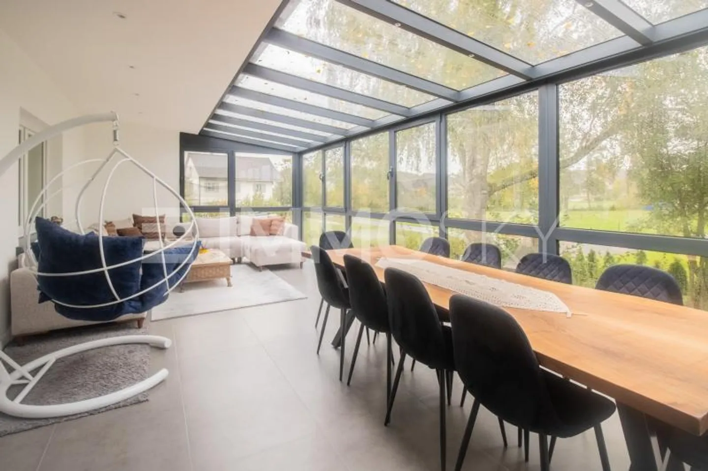 Green around the house, peace in the heart, modern in style - Photo 3 of 8