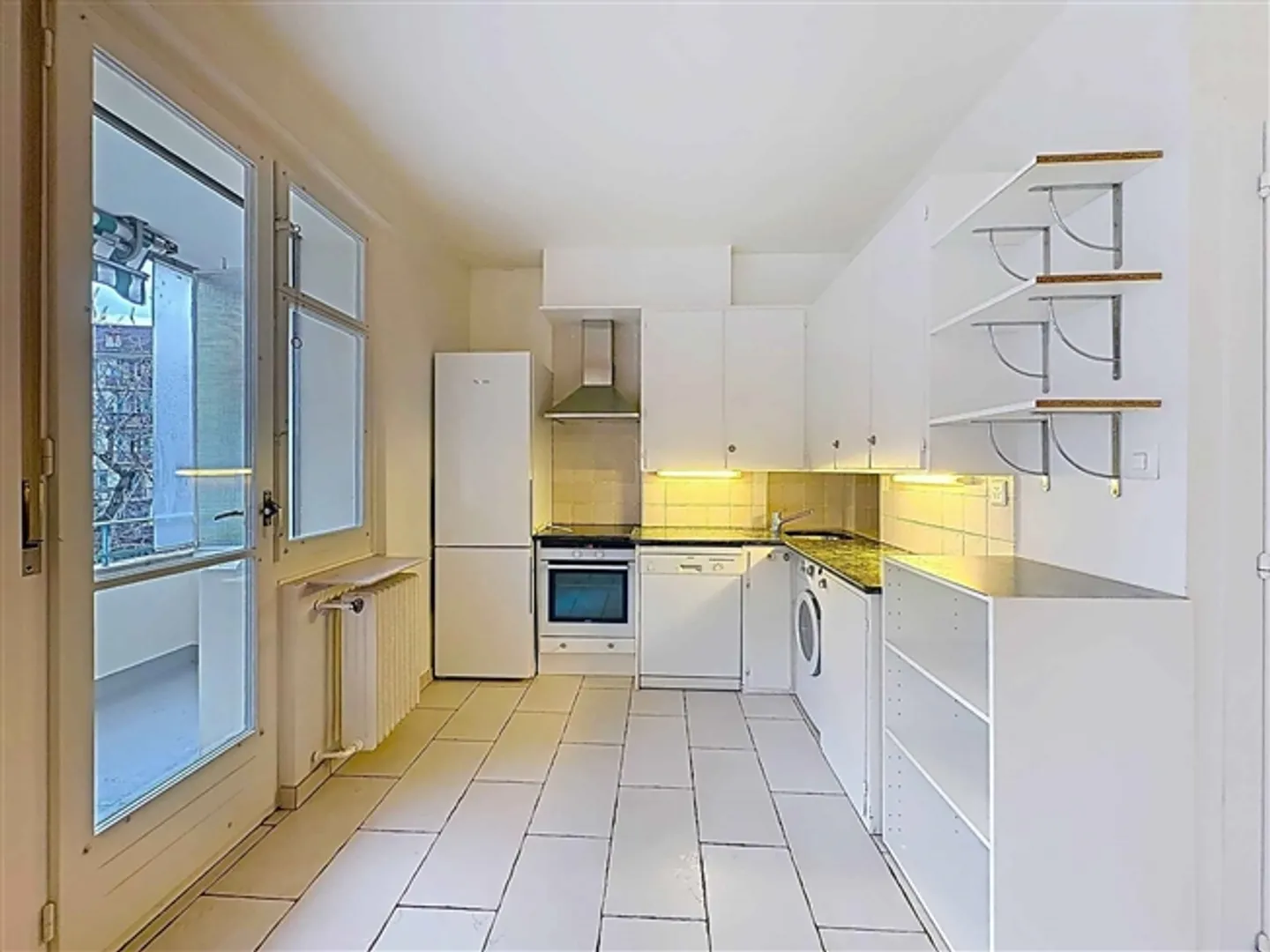 Esclusivo - Appartamento con 2 camere da letto e balcone, a due passi dal lago - Foto 5 di 8