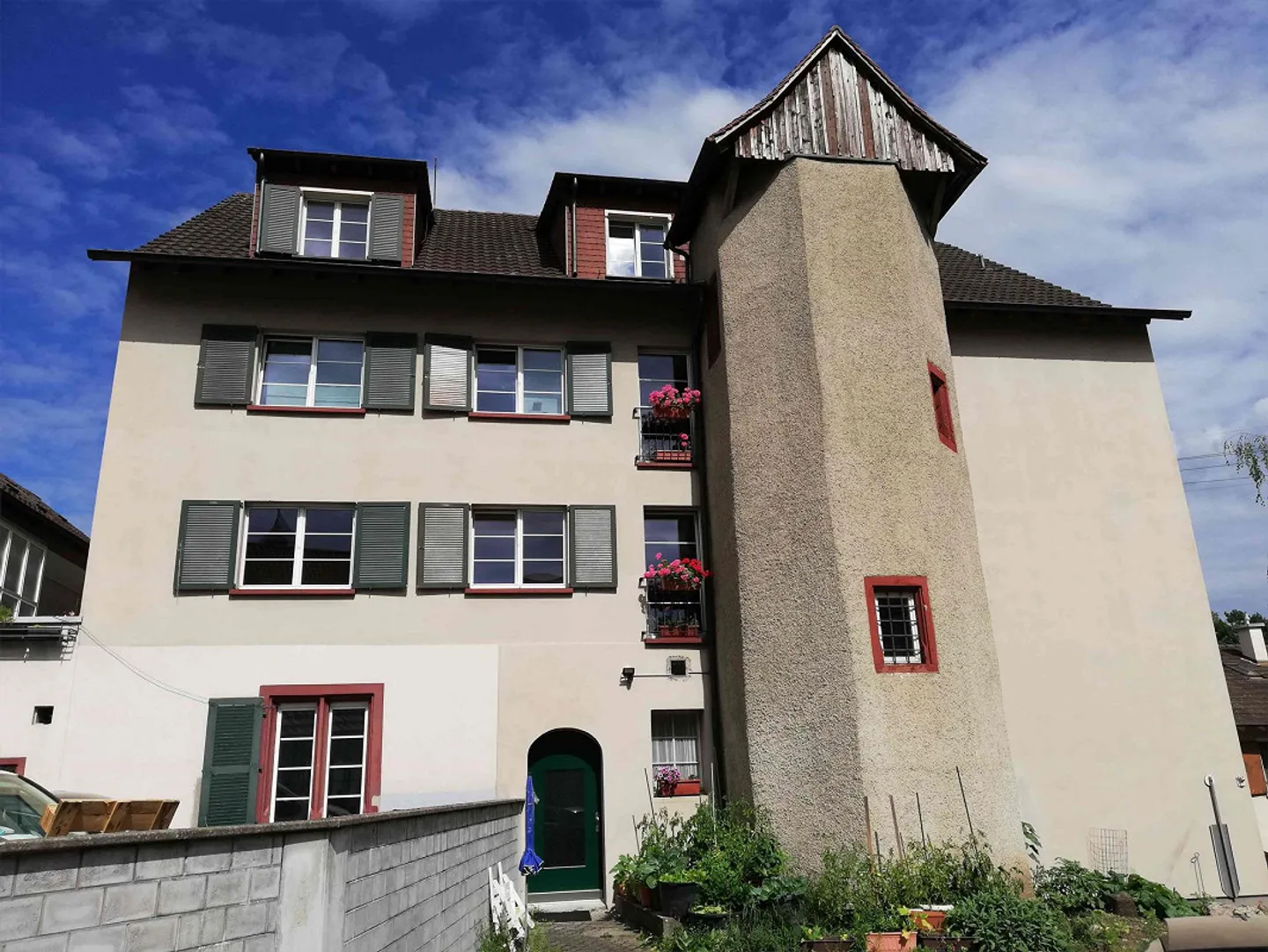 Spacious 4.5-room attic apartment in the heart of Augst - Photo 1 of 9
